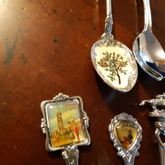 40 Vintage Collection Spoons/ Most Is Silver Plated - Picture 4 of 12